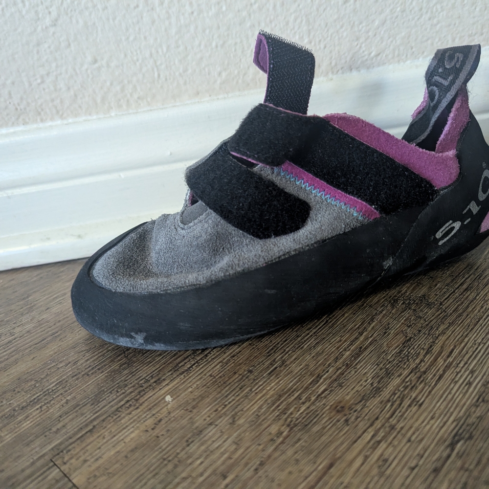 5.10 Rogue VCS Climbing Shoes | Size 6.5 - Picture 6 of 7